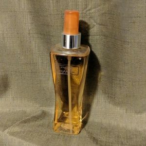 Bath & Body Works - orange sapphire body spray 🍊